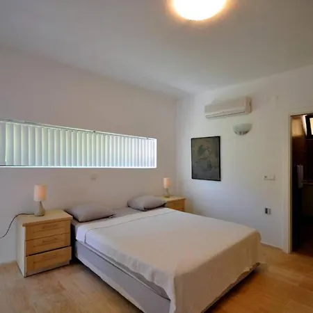 Gurli Kas Villa *